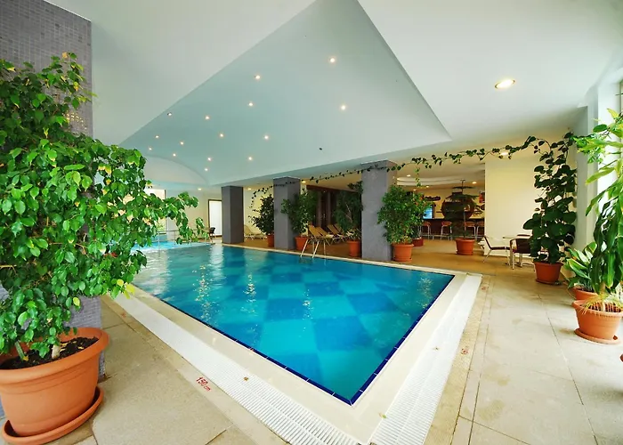 Hotel Grand Pasa 5*
