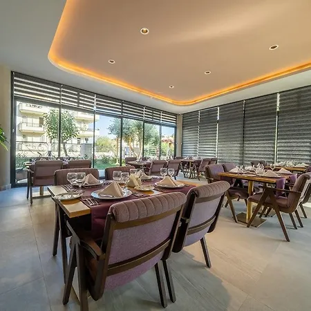Hotel Grand Pasa 5*