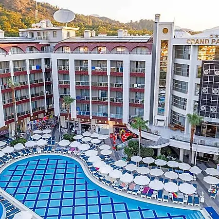 Hotel Grand Pasa 5*